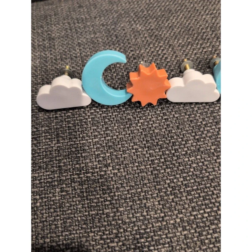 Set Of 7 Kids Room Decor Plastic Drawer Knobs , 3 Clouds, 2 Suns, 2 Moons